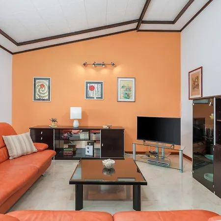 Apartment Aristela